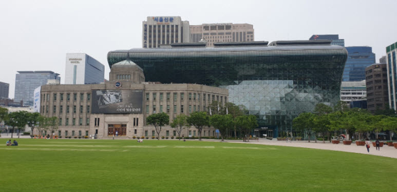 서울시청 전경.jpg