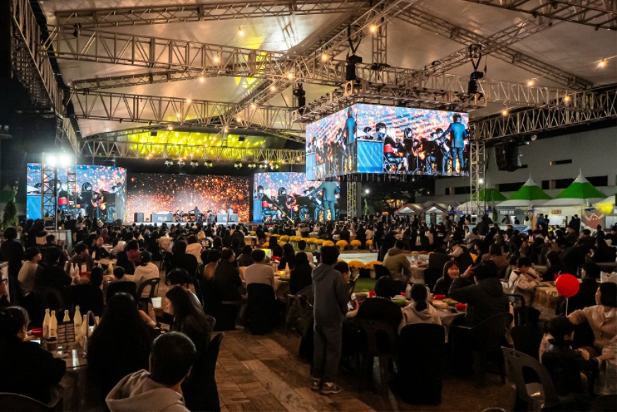 자료사진_광주김치축제 안유성쇼 오케스트라.jpg